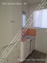 6025 E Seaside Walk in Long Beach, CA - Building Photo - Building Photo