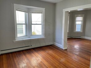 14 Belknap St-Unit -1 in Somerville, MA - Building Photo - Building Photo