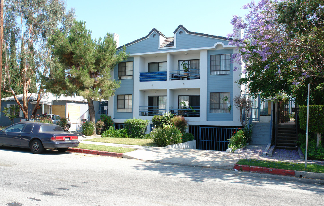 514 W Elk Ave in Glendale, CA - Building Photo