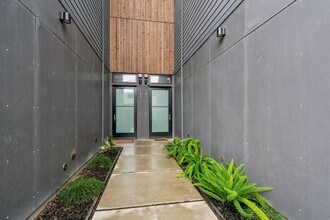 745 Apgar St in Oakland, CA - Building Photo - Building Photo