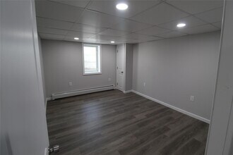 23 Frederick Ave in Bay Shore, NY - Building Photo - Building Photo