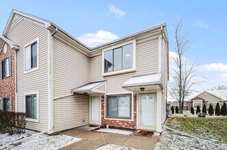 30657 Hidden Pines Ln in Roseville, MI - Building Photo - Building Photo