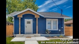 107 W Hart Ave in San Antonio, TX - Building Photo - Building Photo