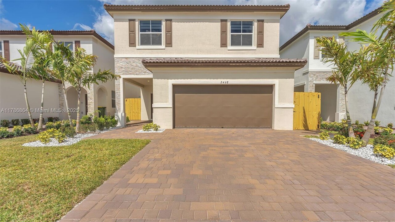 2400 SE 26th Ter in Homestead, FL - Building Photo
