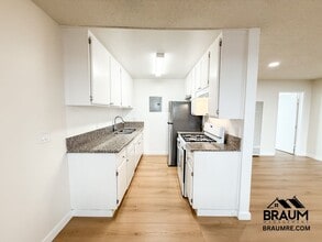 6612 Sylmar Ave in Los Angeles, CA - Building Photo - Building Photo