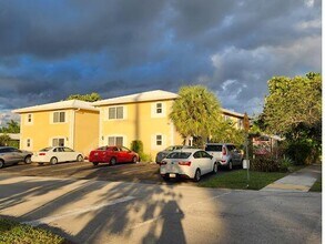 1420 SE 4th Ave in Pompano Beach, FL - Building Photo - Building Photo