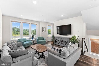 1608 Rocky Shale Terrace SE in Leesburg, VA - Building Photo - Building Photo