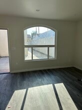 452 N Crescent Heights Blvd in Los Angeles, CA - Foto de edificio - Building Photo