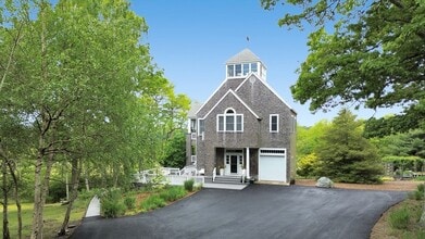 17 Bourne Point Rd in Wareham, MA - Foto de edificio - Building Photo