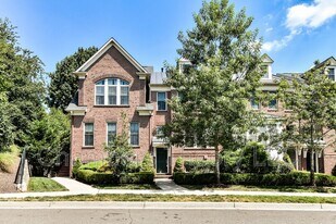 3537 S Four Mile Run Dr in Arlington, VA - Building Photo