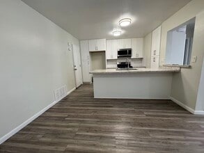 1119 W Francis St in Ontario, CA - Building Photo - Building Photo