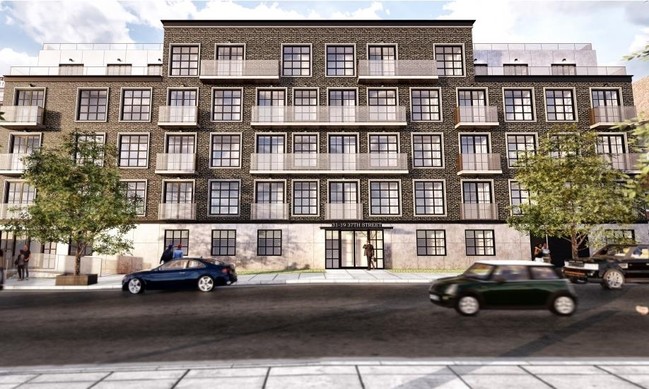 31-21 37th St in Astoria, NY - Foto de edificio - Building Photo