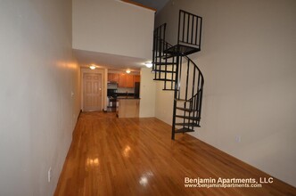 381 Dorchester St, Unit a10 in Boston, MA - Building Photo - Building Photo