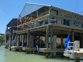 829 N Yturria St in Port Isabel, TX - Foto de edificio - Building Photo