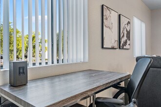 2507 W Villa Rita Dr in Phoenix, AZ - Foto de edificio - Building Photo