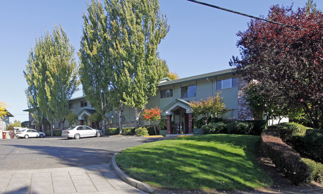 Holly Hill Apartments in Portland, OR - Foto de edificio - Building Photo