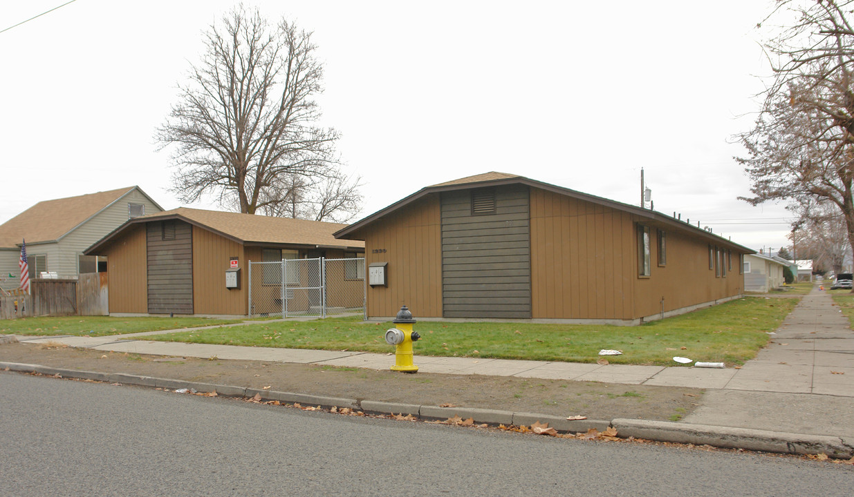 1218-1220 Cherry Ave in Yakima, WA - Foto de edificio