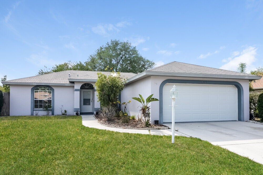 6227 64th Dr E in Palmetto, FL - Building Photo