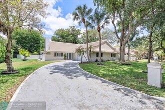 10209 Vestal Ct in Coral Springs, FL - Foto de edificio - Building Photo
