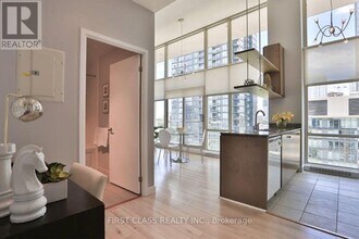 9 Spadina Ave. in Toronto, ON - Building Photo - Building Photo