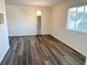 4953 Barstow St in Los Angeles, CA - Building Photo - Building Photo