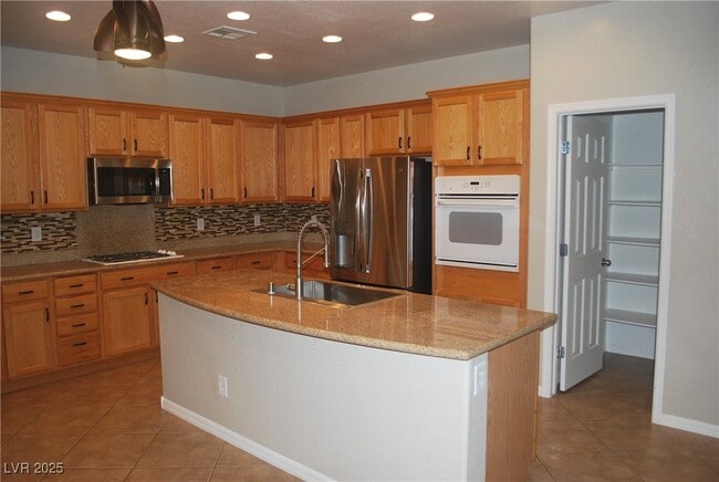 property at 6809 Palmetto Pines Ct