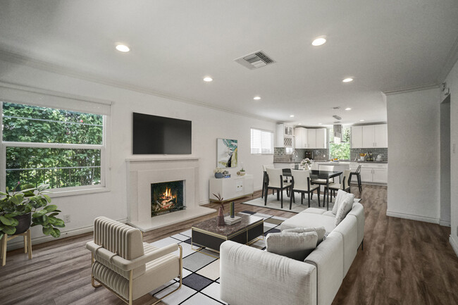 15235 Morrison St, Unit Apt 22F in Sherman Oaks, CA - Foto de edificio - Building Photo