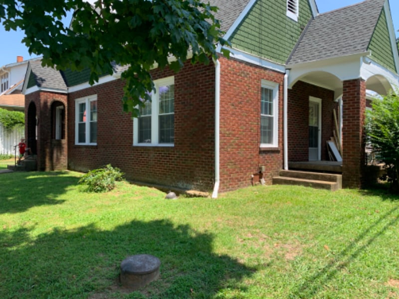 109 S 3rd St in Pulaski, TN - Building Photo