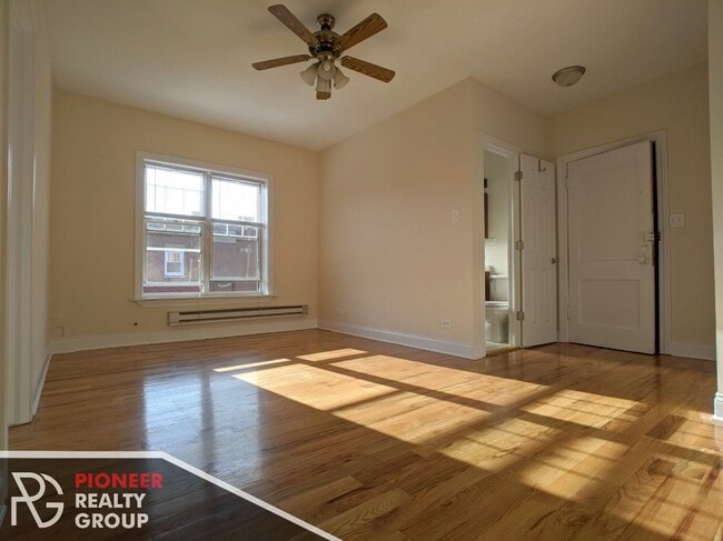 949 W Cornelia Ave, Unit 949-3d