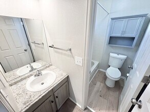 12642 E Warren Dr in Aurora, CO - Building Photo - Building Photo