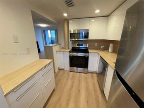 1145 Normandy Dr in Miami Beach, FL - Foto de edificio - Building Photo