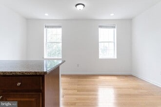 227 E Girard Ave in Philadelphia, PA - Building Photo - Building Photo