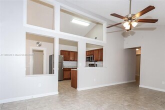 1365 Savoyard Way in Royal Palm Beach, FL - Foto de edificio - Building Photo