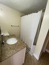 537 King St-Unit -3 in Littleton, MA - Foto de edificio - Building Photo