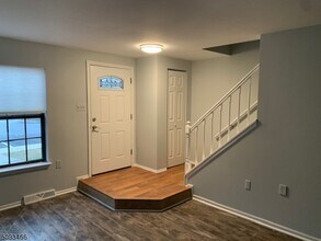 52 Duck Hawk Ct in Hackettstown, NJ - Building Photo - Building Photo
