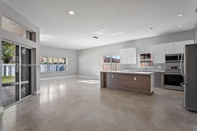 1236 Meadows Blvd in Weston, FL - Building Photo - Building Photo