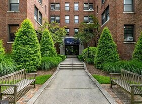 4007 Connecticut Ave NW in Washington, DC - Building Photo