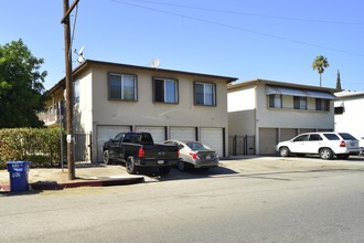 6101 Tujunga Ave in North Hollywood, CA - Foto de edificio - Building Photo