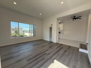 530 N Market St in Inglewood, CA - Foto de edificio - Building Photo