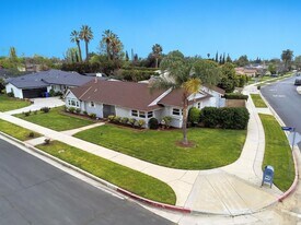 16760 Tupper St in Los Angeles, CA - Building Photo