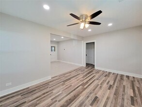 1113 San Jacinto St in Rosenberg, TX - Building Photo - Building Photo