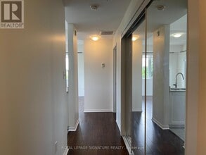 3055 Thomas St in Mississauga, ON - Building Photo - Building Photo