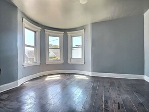 749 Arctic St in Bridgeport, CT - Building Photo - Building Photo