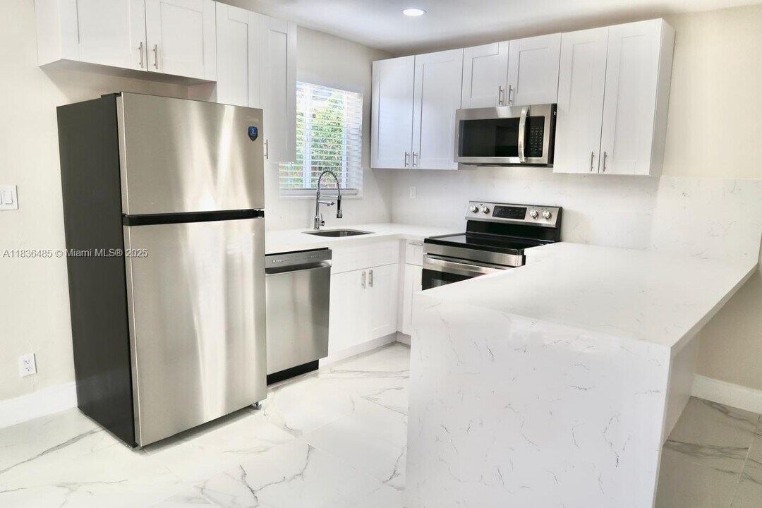 110 SW 20th Ave in Fort Lauderdale, FL - Building Photo