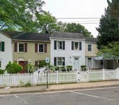 9209 Hood Rd in Manassas, VA - Building Photo