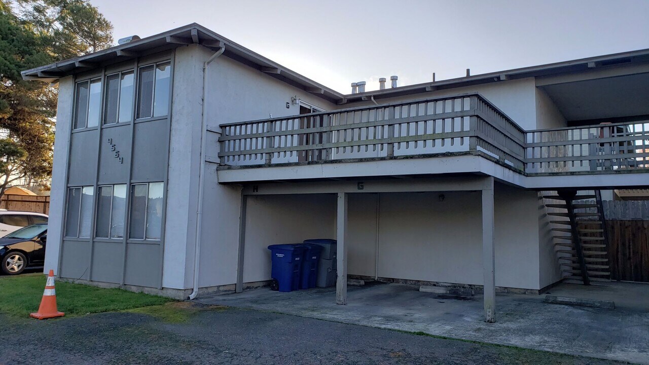 4564 Valley W Blvd in Arcata, CA - Building Photo