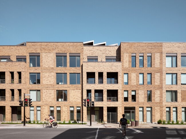 Mellem Ville-Marie in Montréal, QC - Building Photo - Building Photo