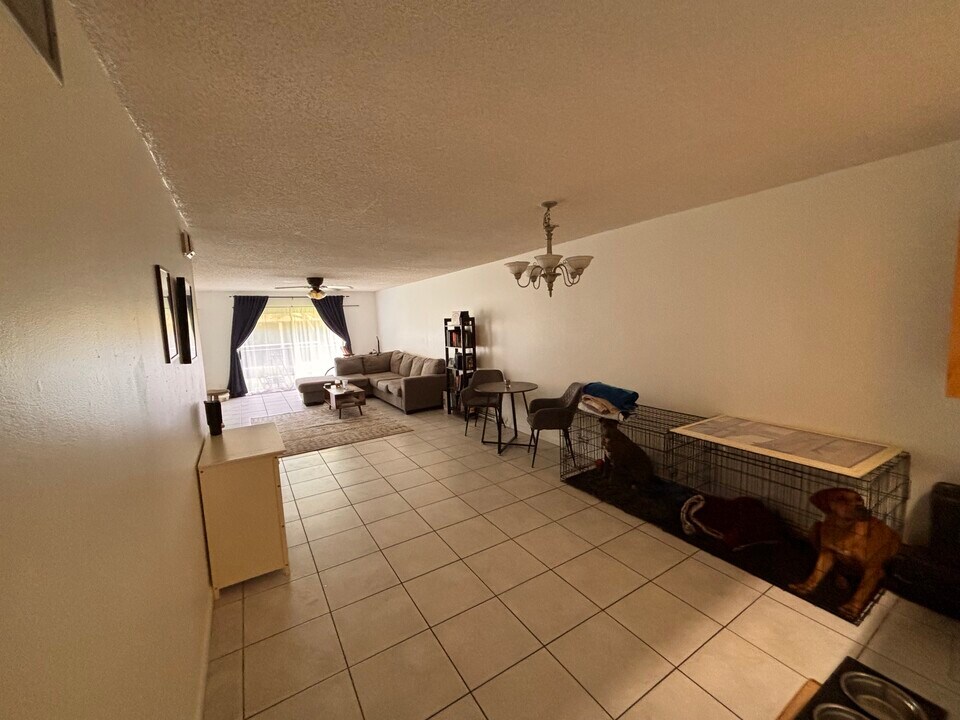 2925 SW 22nd Ave, Unit #202 in Delray Beach, FL - Foto de edificio