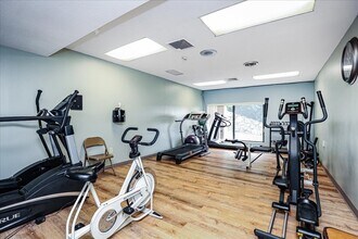 1006 Paradise Rd, Unit #1-N in Swampscott, MA - Building Photo - Building Photo