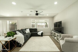 8115 E Cypress St in Scottsdale, AZ - Building Photo - Building Photo